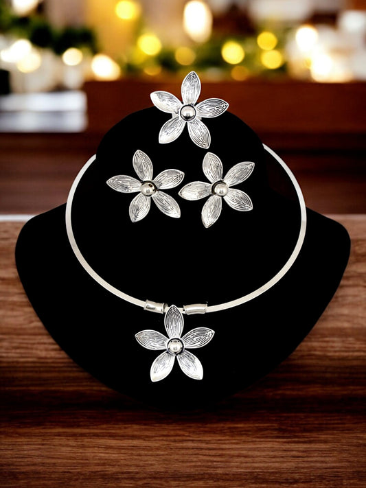 Trendy Oxidised Navratri Jewellery Floral Design Chunky Necklace With Earrings and Finger Ring (284-TSO-27140)