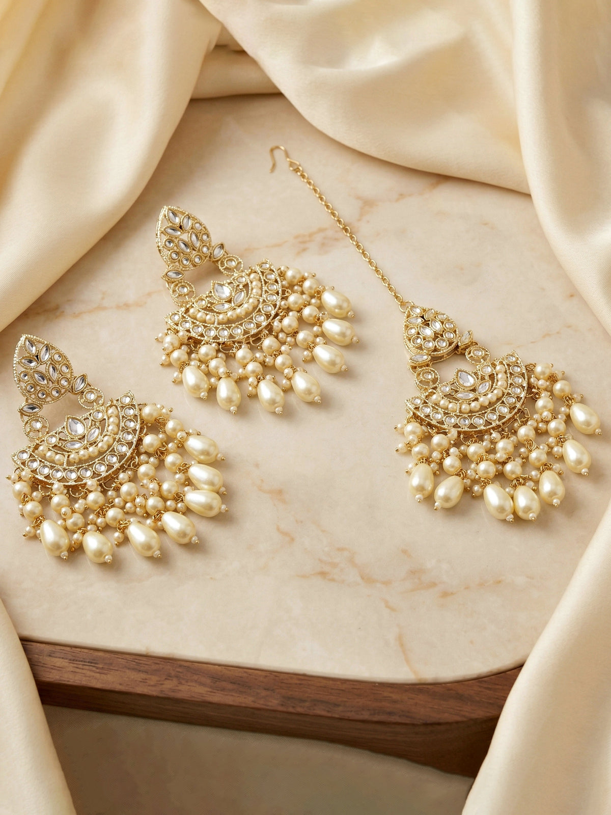 Gold Plated Kundan & Pearl White Stone Bridal Choker Jewellery Set with Maang Tikka (1683-ISK-855-W)
