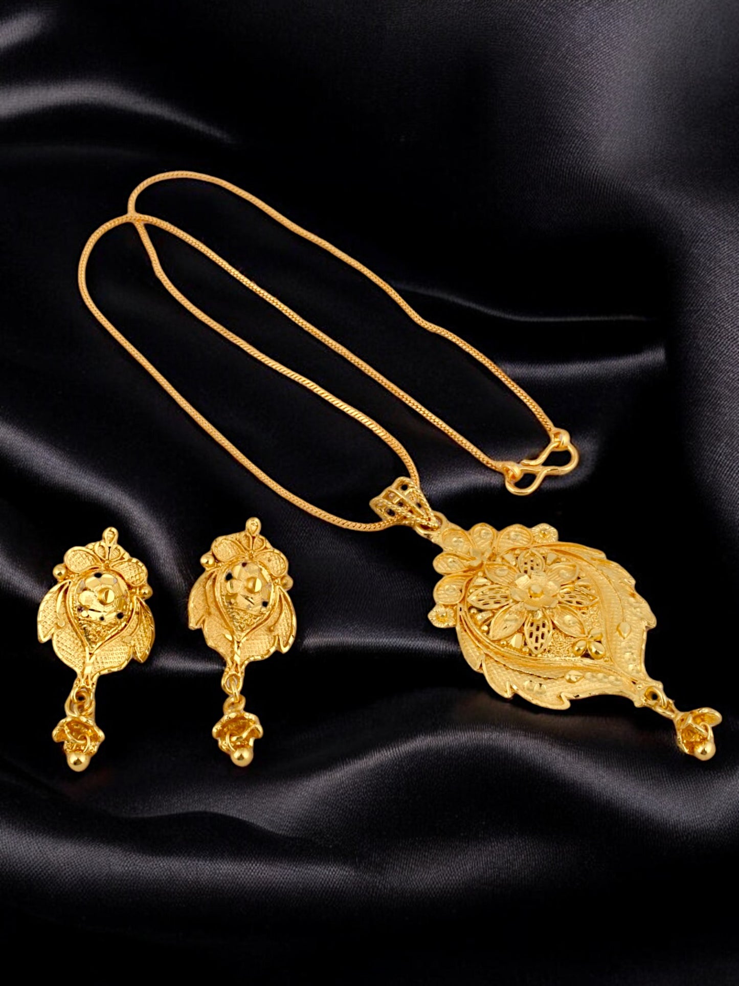 18K Gold-Plated Locket Chain with Earrings Pendant Set (207-M7L1G-2059)