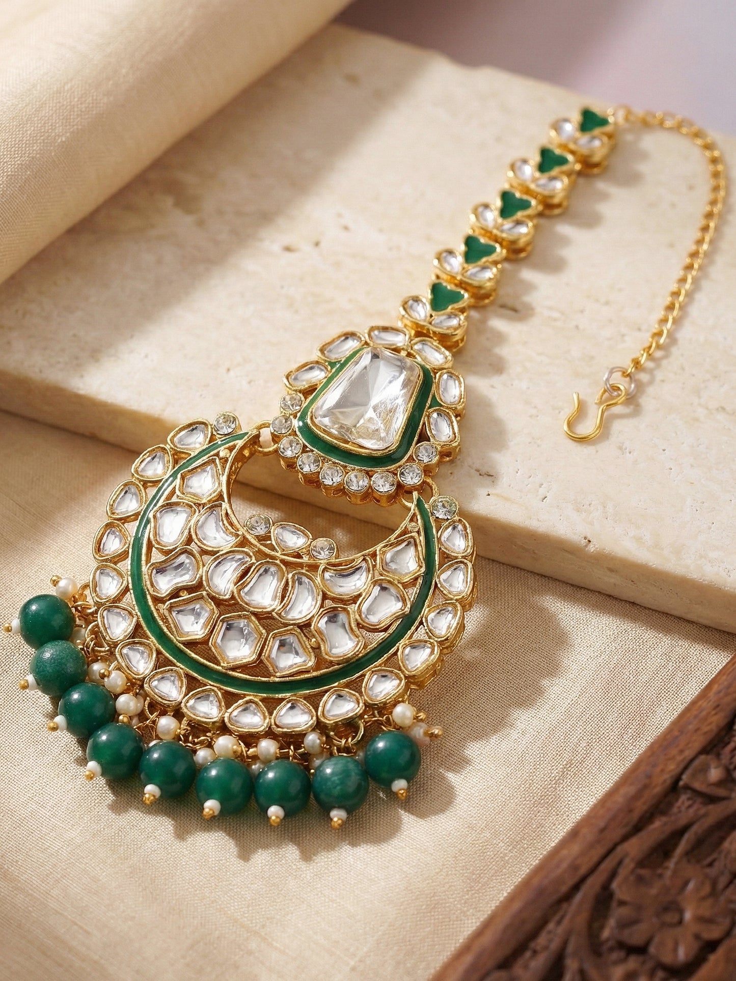 18 KT Gold Plated Kundan Bridal & Semi-Bridal Necklace Set with Earrings, Maang Tikka & Nath (2476-M8SK-1101-G)