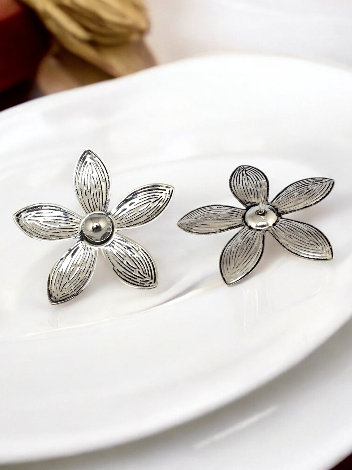 Trendy Oxidised Navratri Jewellery Floral Design Chunky Necklace With Earrings and Finger Ring (284-TSO-27140)