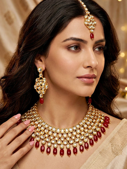 Handcrafted Kundan Maroon Beaded Choker Jewellery Set with Maang Tikka, 18K Gold Plated (842-B5SP-005-M)