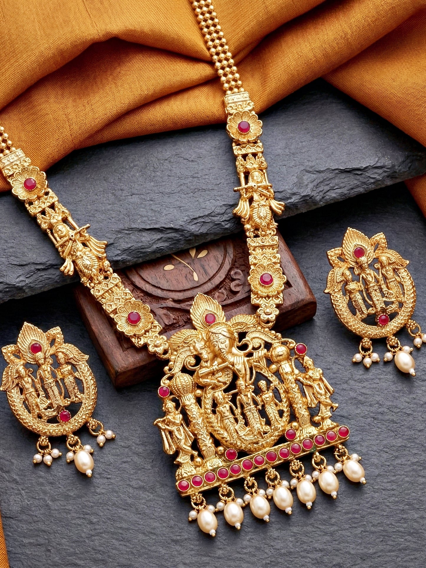 Lucky Jewellery 18K Gold-Plated Ram Parivar Temple Necklace Set (660-G2SR-195-R)