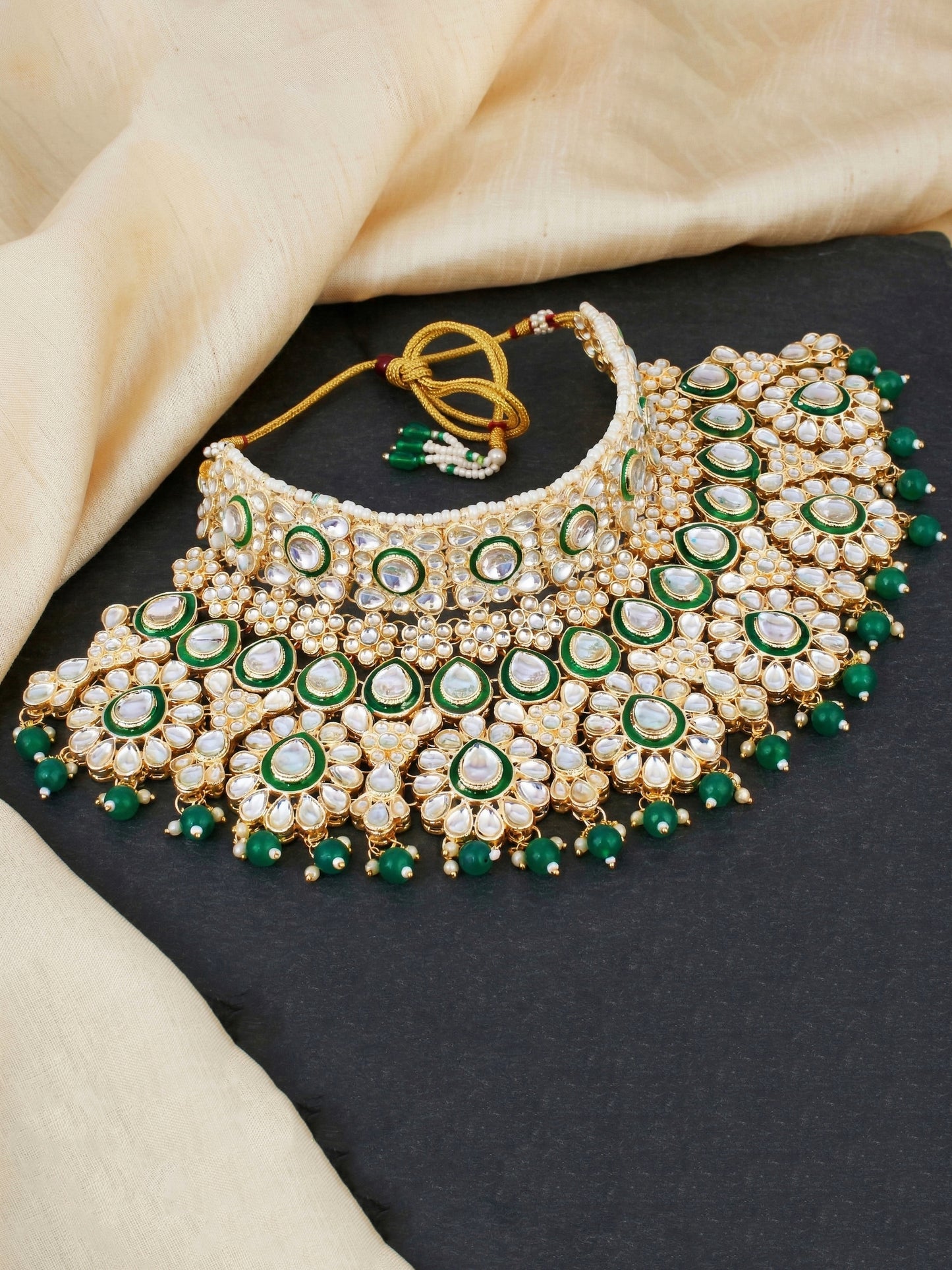 Bridal Kundan Green Heavy Choker Jewellery Set with Hathphool & Nath (2640-IZK-551-G)