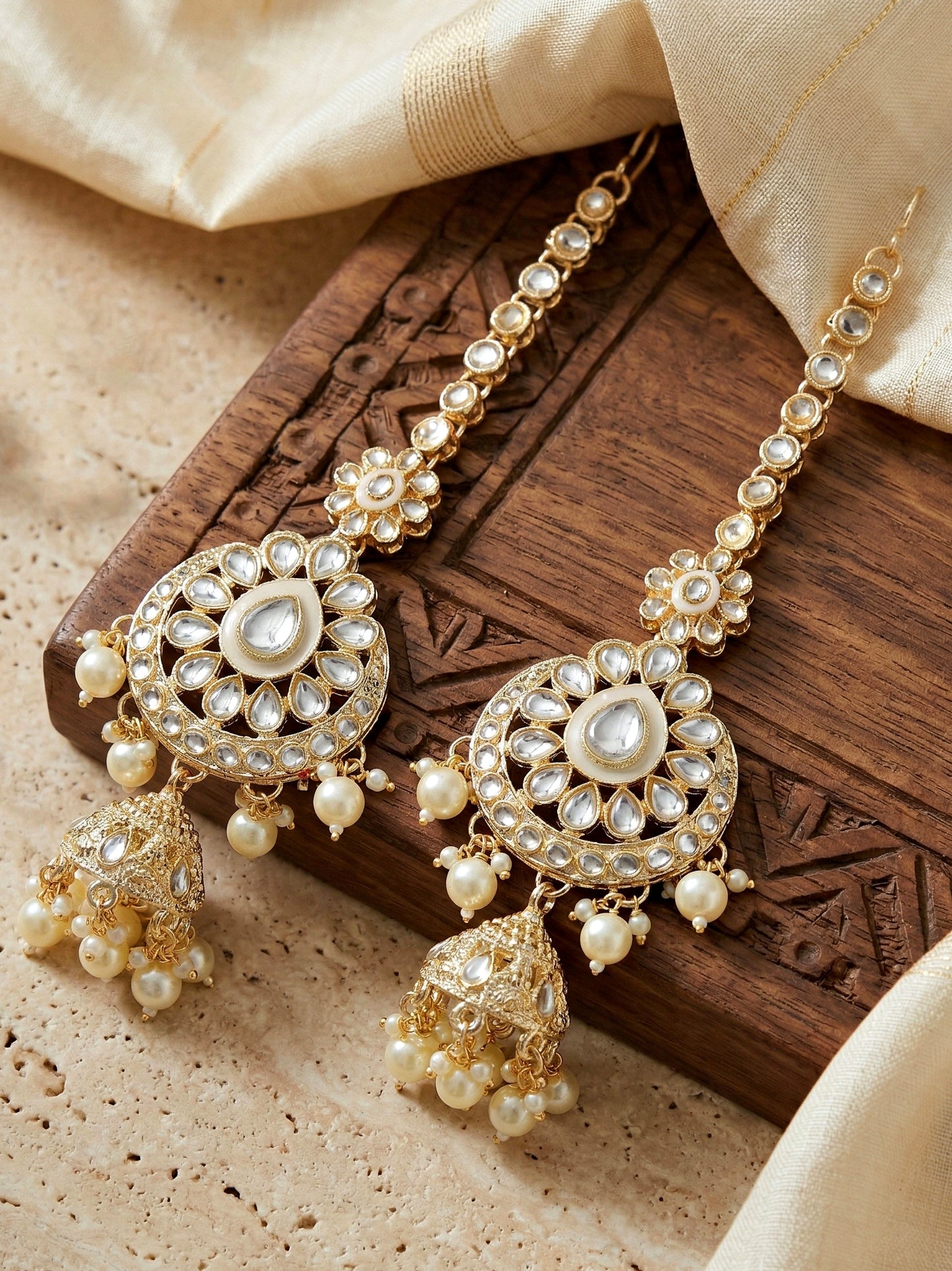 Bridal Kundan White Pearl Choker Jewellery Set with Hathphool & Nath (2541-IZK-554-W)