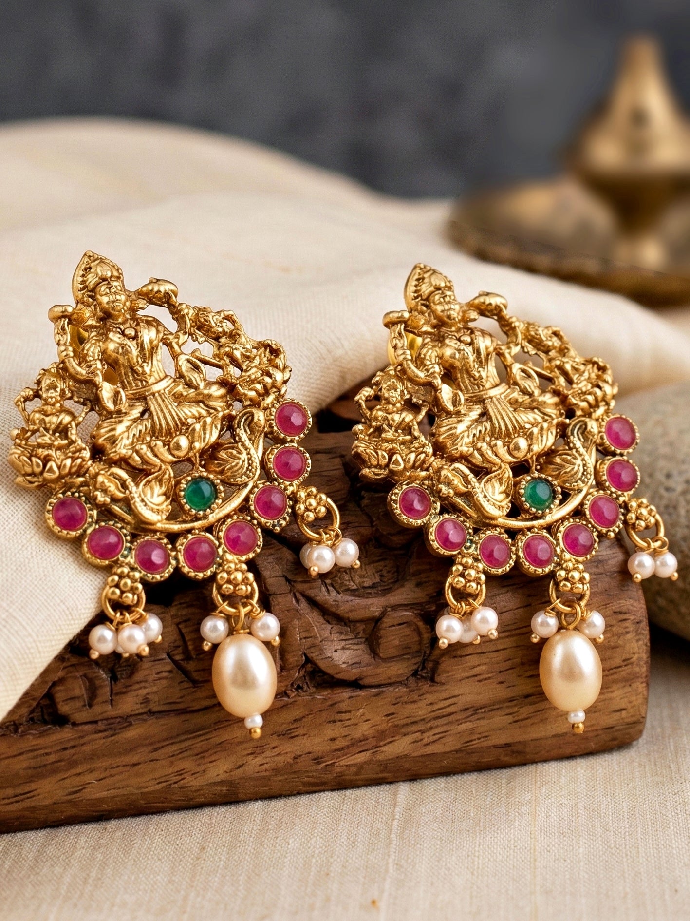 Lucky Jewellery Gold-Plated Laxmi Idol Temple Ruby & Green Color Necklace Set (660-G2SR-196-RG)
