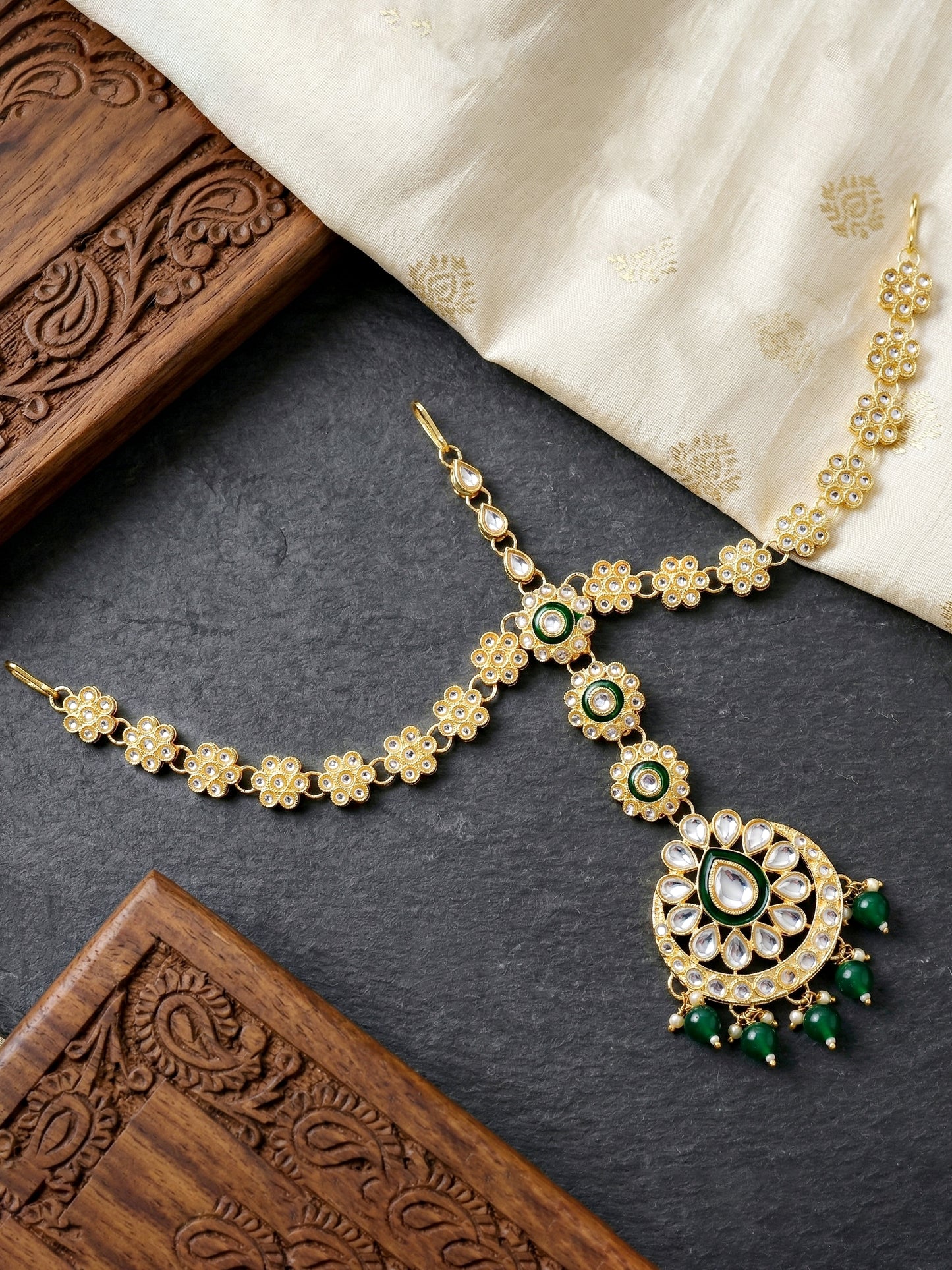 Bridal Kundan Green Heavy Choker Jewellery Set with Hathphool & Nath (2640-IZK-551-G)