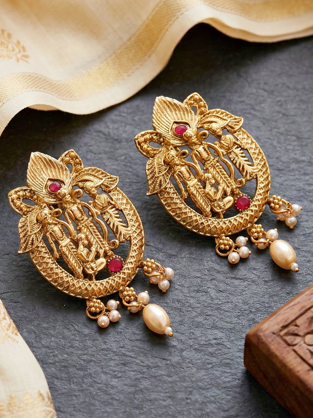 Lucky Jewellery 18K Gold-Plated Ram Parivar Temple Necklace Set (660-G2SR-195-R)