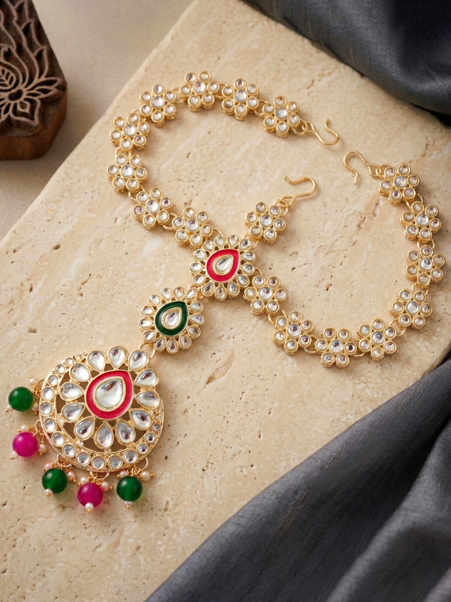 Bridal Kundan Red Green Multicolor Heavy Choker Jewellery Set with Hathphool & Nath (2640-IZK-551-RG)