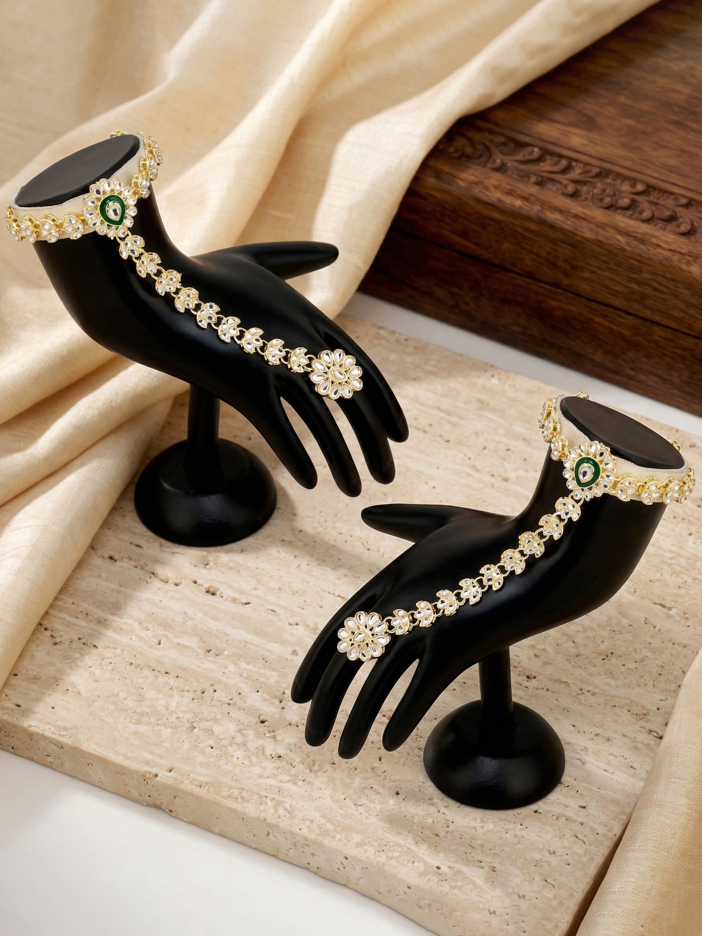 Bridal Kundan Green Heavy Choker Jewellery Set with Hathphool & Nath (2640-IZK-551-G)