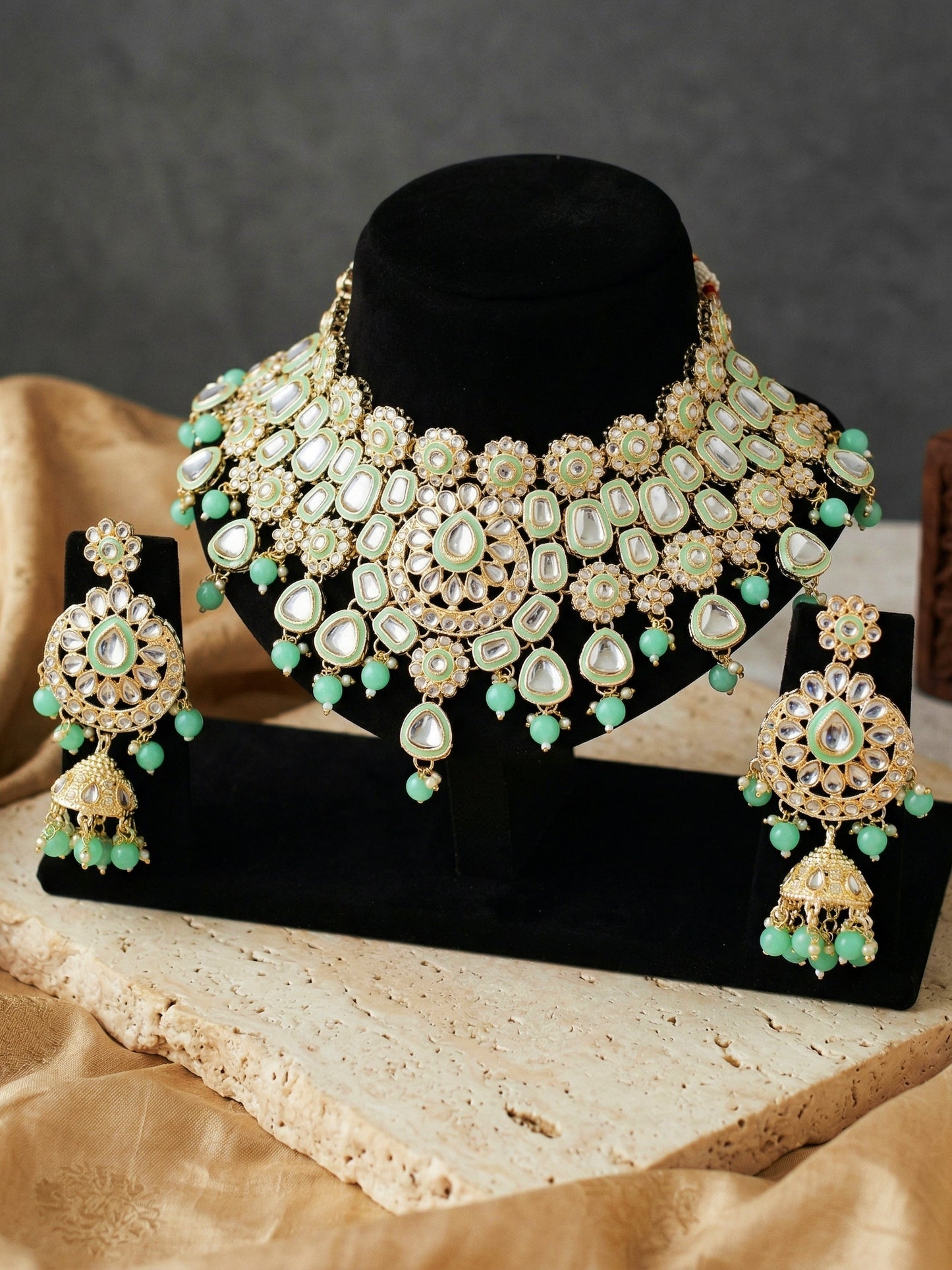 Bridal Kundan Mint Green Choker Jewellery Set with Hathphool & Nath (2541-IZK-554-MNT)
