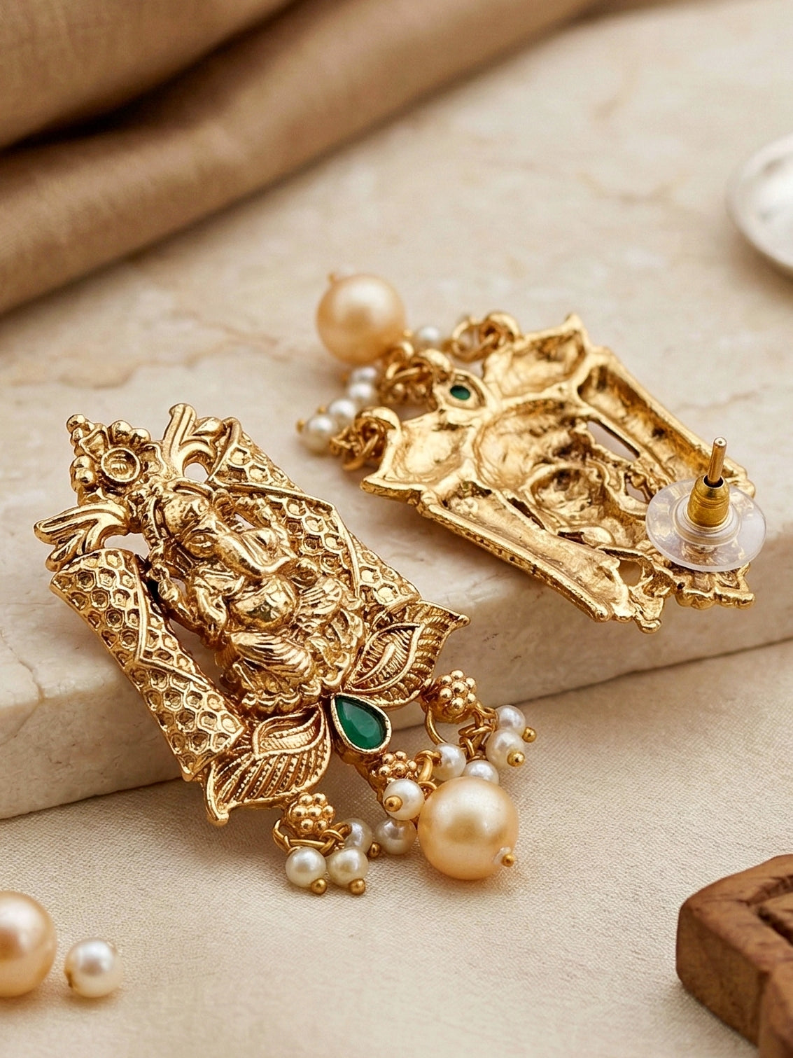 Lucky Jewellery Gold-Plated Ganesh Idol Temple Ruby & Green Color Necklace Set (660-G2SR-201-RG)